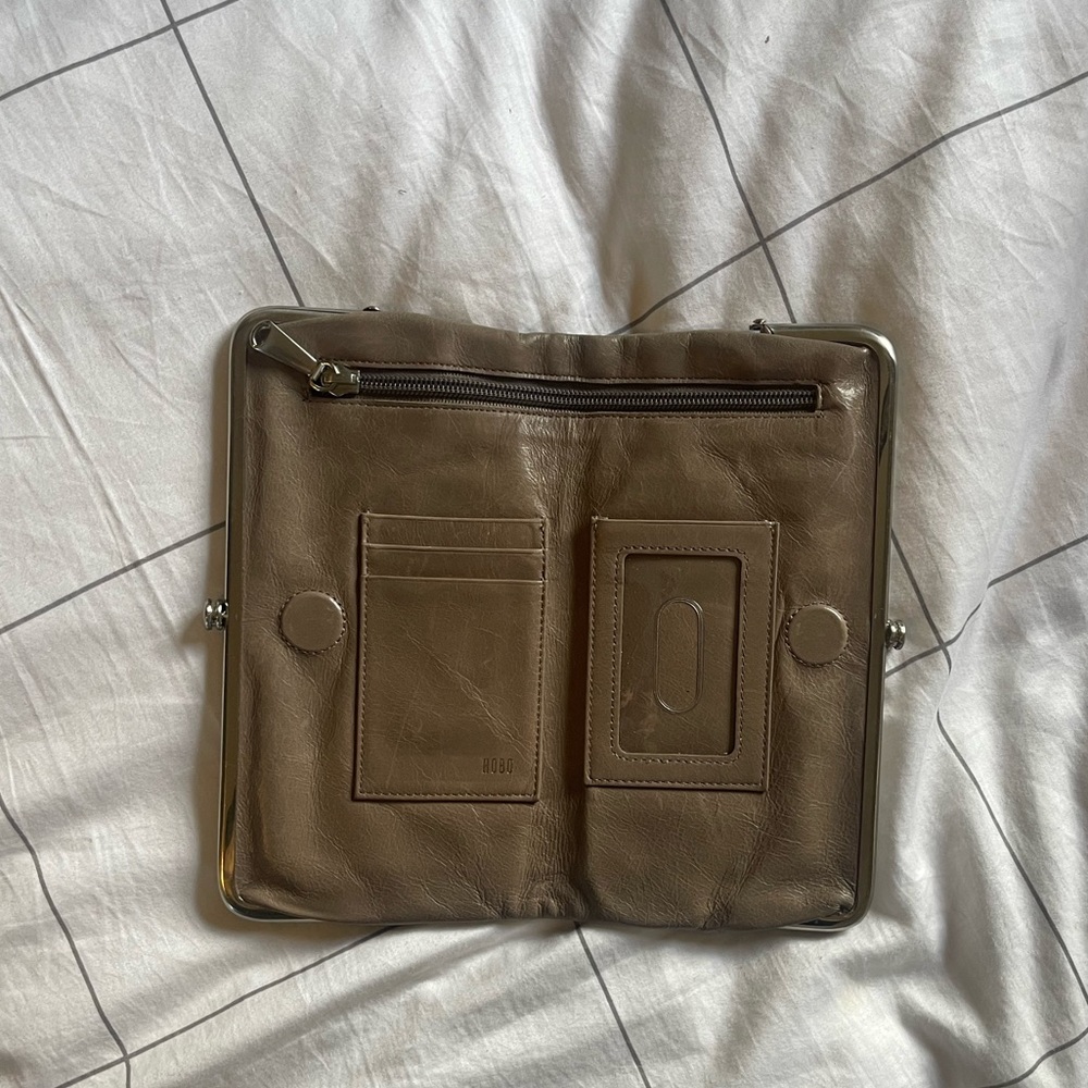 HOBO lauren clutch
